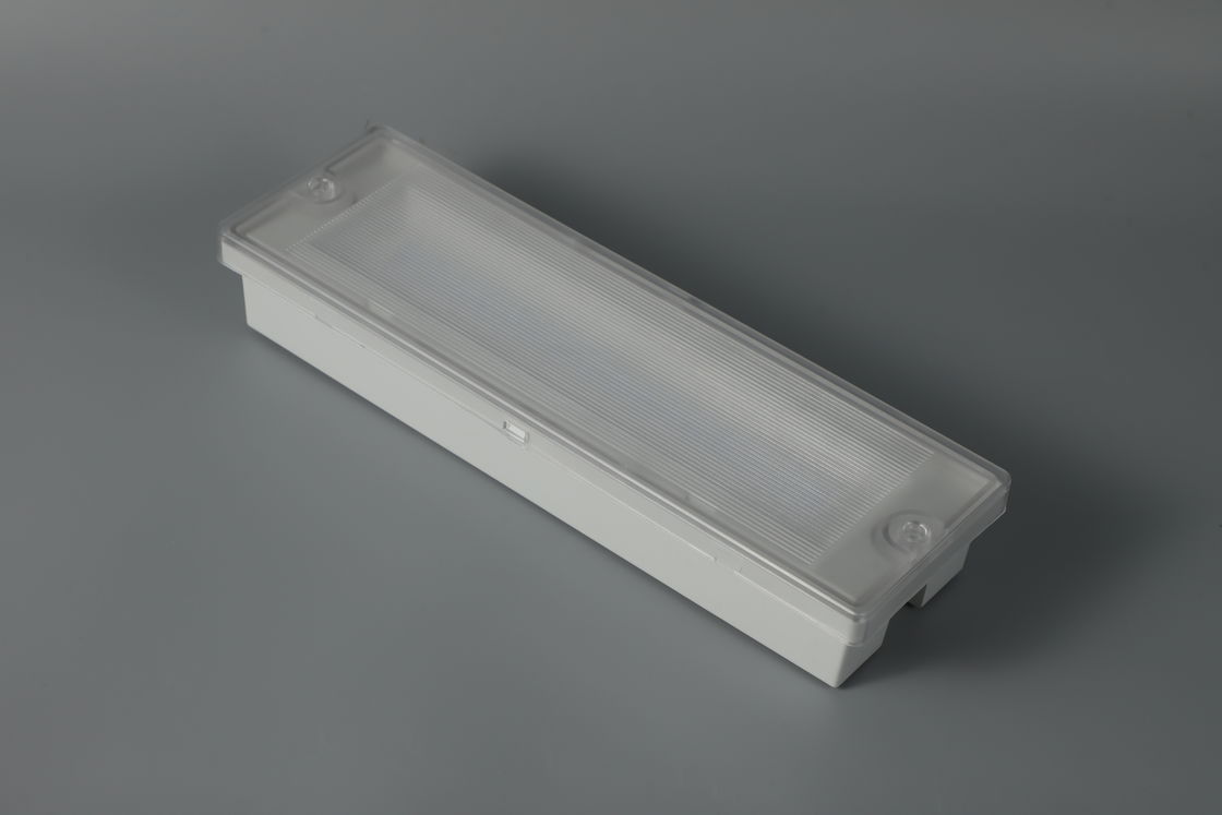 Luz de emergencia de LED impermeable IP65 No mantenido Ubicación húmeda 220V 240V 7.5W L130MN