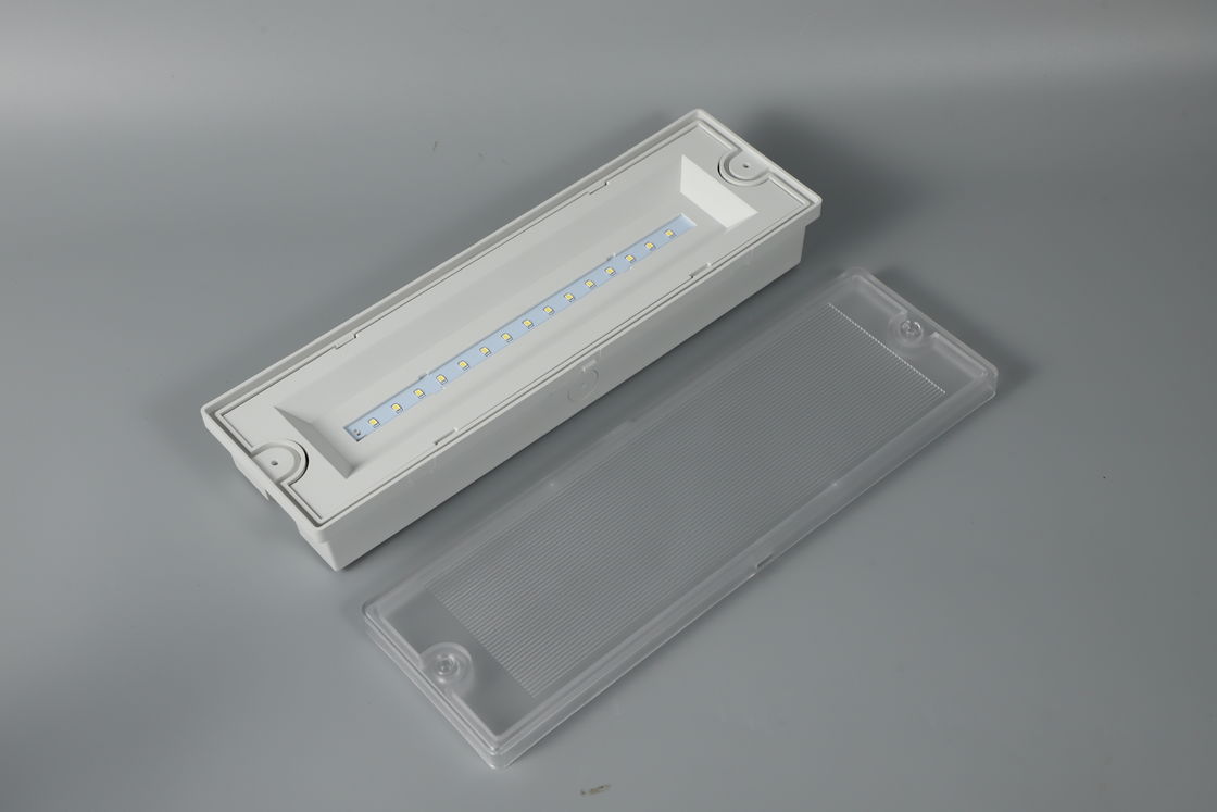 Luz de emergencia de LED impermeable IP65 No mantenido Ubicación húmeda 220V 240V 7.5W L130MN