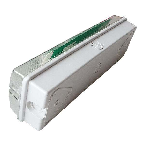 Luz de emergencia LED sin mantenimiento con carcasa ABS ignífugo, resistente al agua IP65 y duración de 3 horas